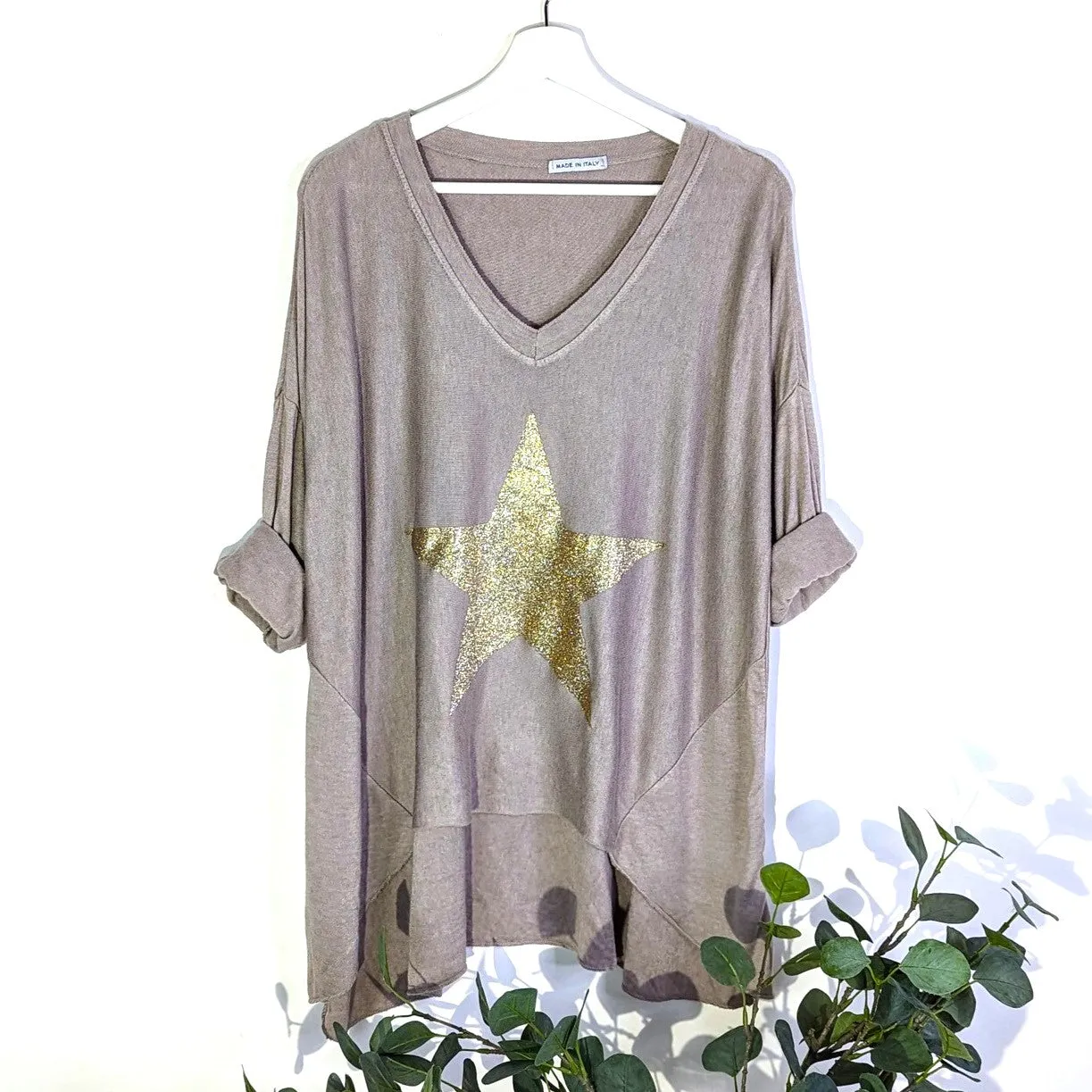 Cosy V-neck roomy top with golden star (L)