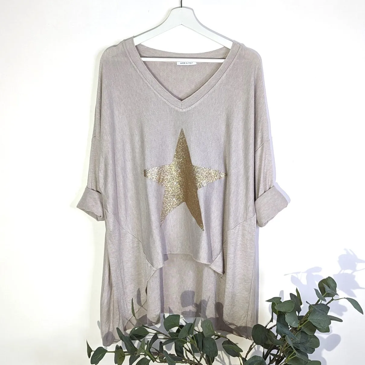 Cosy V-neck roomy top with golden star (L)